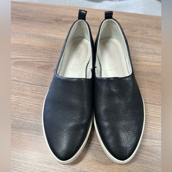 Ecco Gillian Leather Slip on - Picture 1 of 13